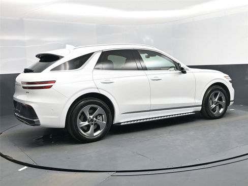 New 2026 Genesis GV70 2.5T Advanced image 4