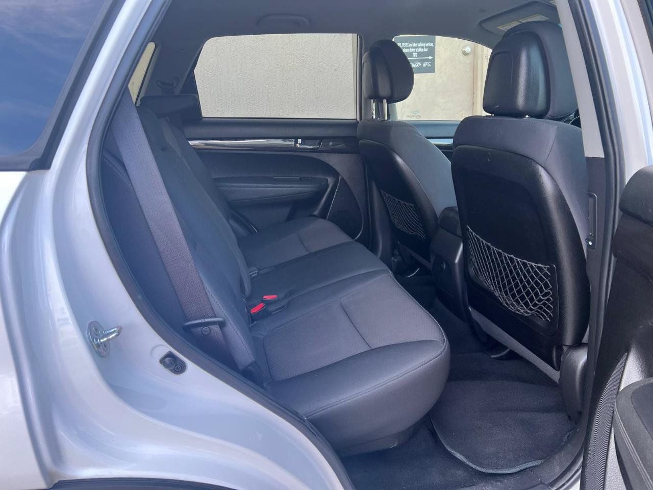 Used 2011 Kia Sorento LX w/ Convenience Pkg FWD image 23