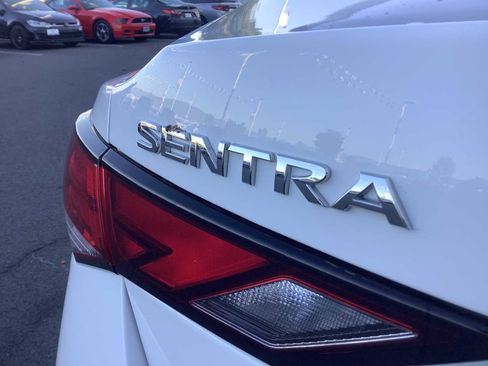 Used 2022 Nissan Sentra SV FWD image 6