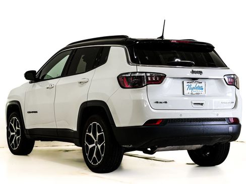 Used 2025 Jeep Compass Limited AWD/4WD image 8