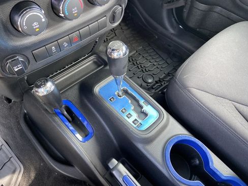 Used 2014 Jeep Wrangler Sport w/ Connectivity Group AWD/4WD image 33