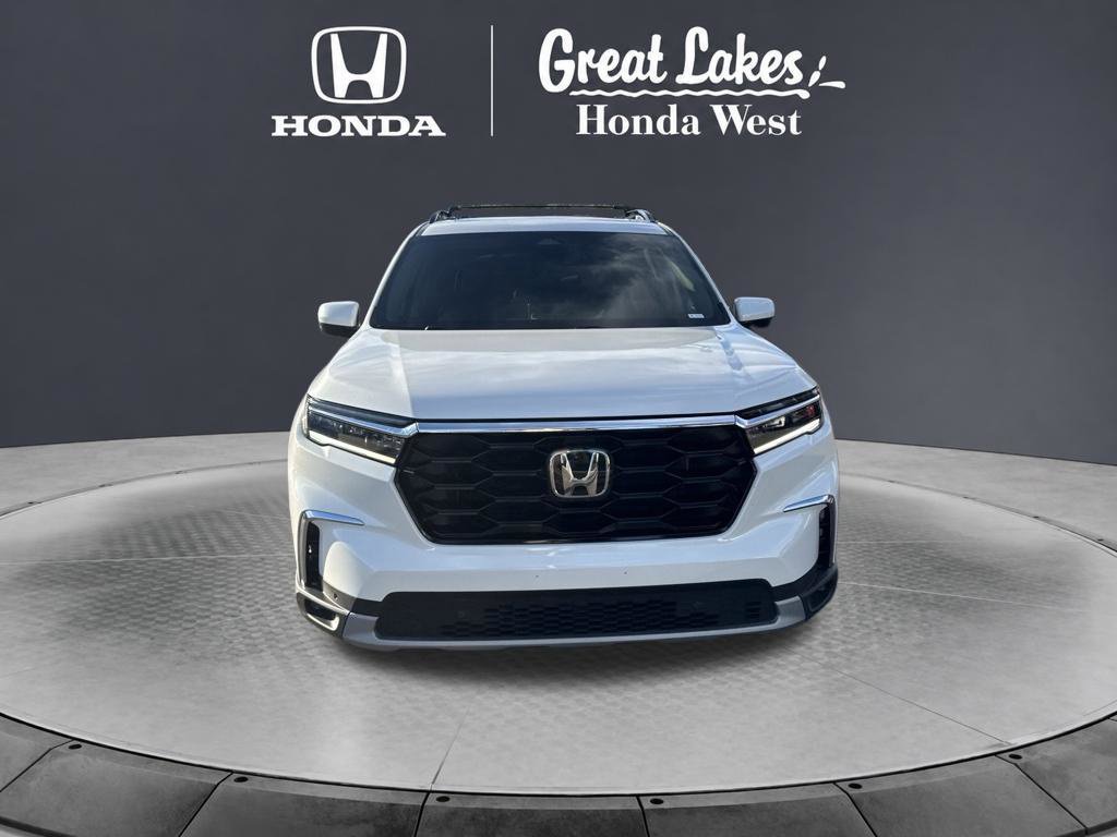 Used 2024 Honda Pilot Touring image 3