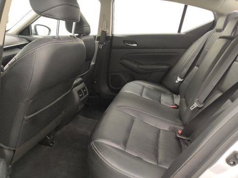 Used 2019 Nissan Altima 2.5 SL FWD image 18
