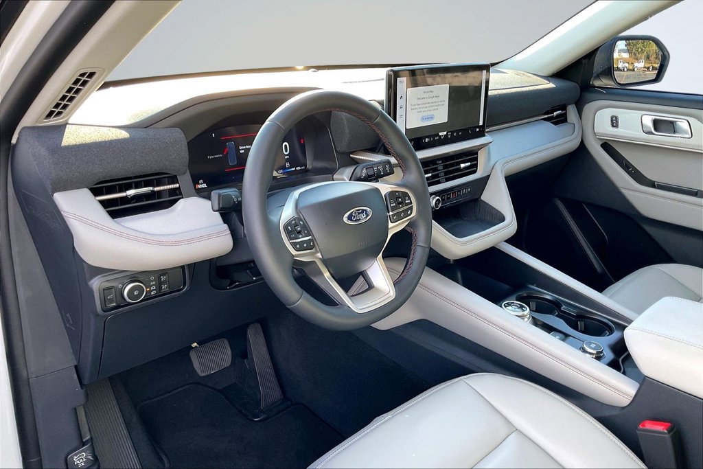 Used 2026 Ford Explorer Active w/ Active Comfort Package RWD image 18