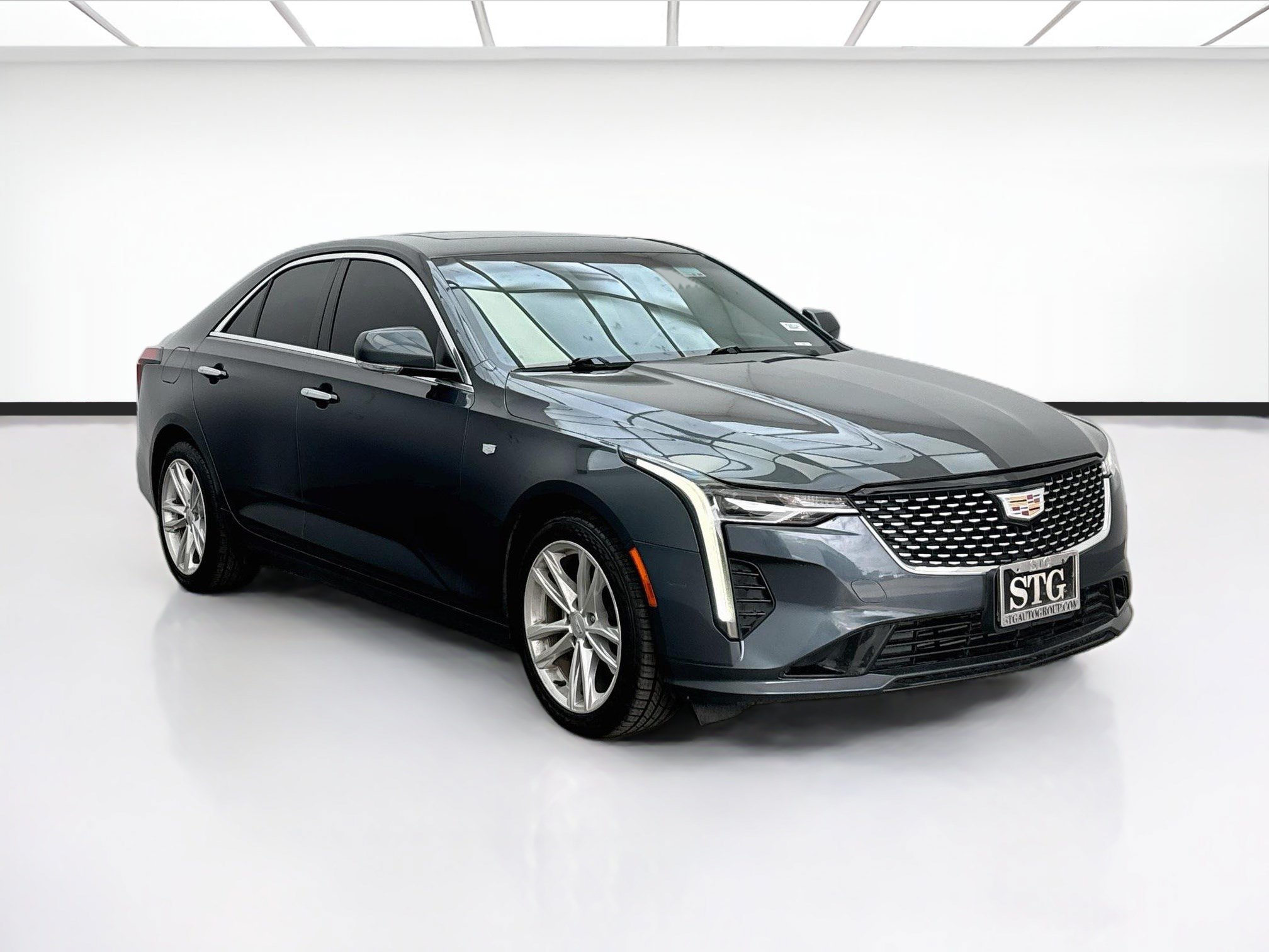 Used 2020 Cadillac CT4 Luxury w/ Sun And Sound Package RWD image 3
