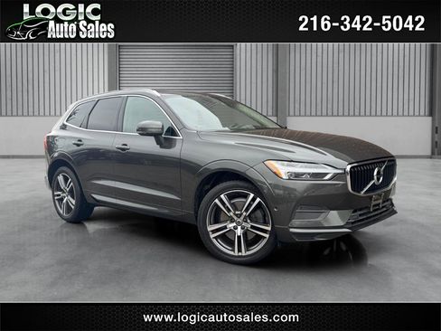 Used 2018 Volvo XC60 T6 Momentum w/ Vision Package image 1