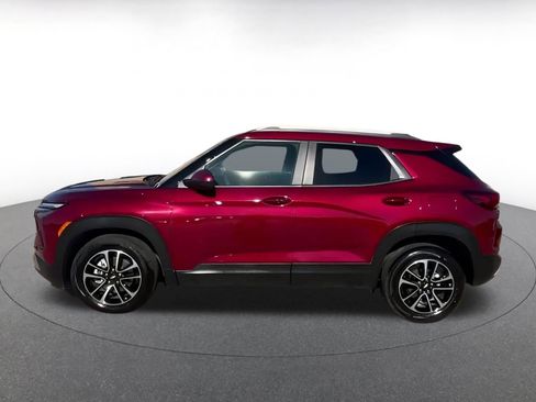 Used 2025 Chevrolet TrailBlazer LT image 8