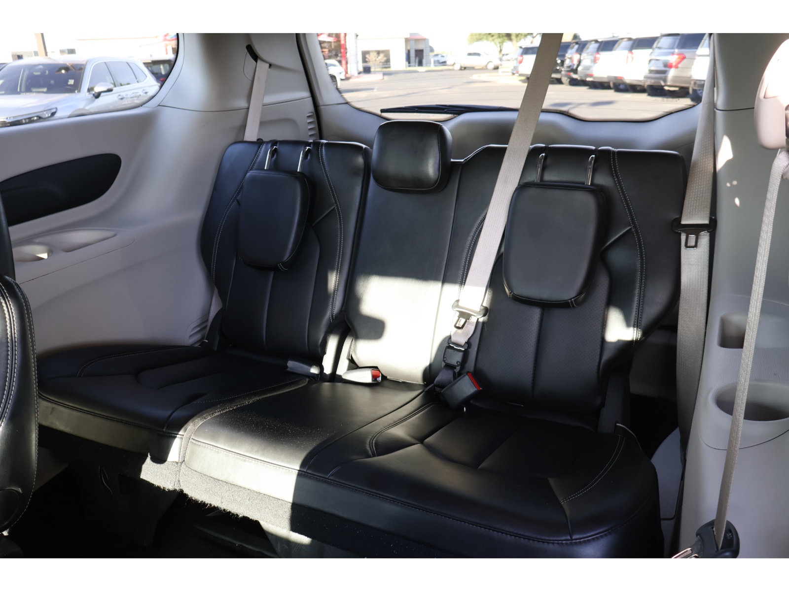 Used 2024 Chrysler Pacifica Touring-L FWD image 19