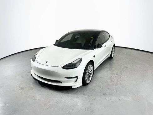 Used 2022 Tesla Model 3 Long Range AWD/4WD image 5