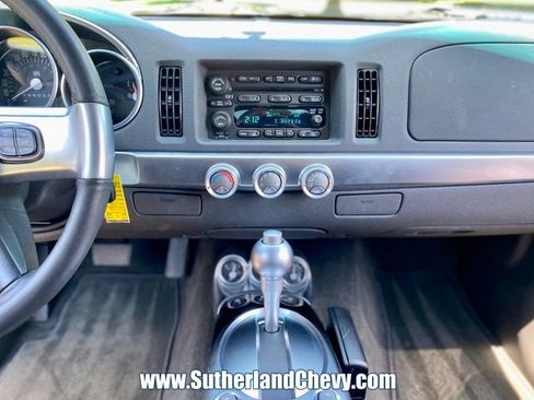 Used 2006 Chevrolet SSR w/ Preferred Equipment Group RWD image 29