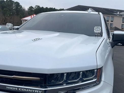 Used 2019 Chevrolet Silverado 1500 High Country w/ Technology Package image 9