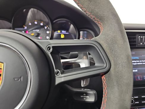Used 2018 Porsche 911 GT3 RWD image 15
