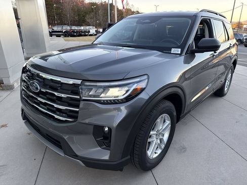 New 2026 Ford Explorer Active w/ Active Comfort Package RWD image 5