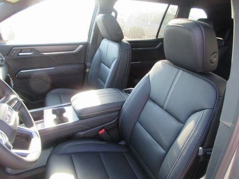 New 2026 GMC Acadia Elevation w/ Black Edition FWD image 12
