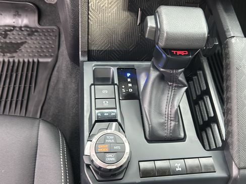 Certified 2024 Toyota Tacoma TRD Off-Road image 16