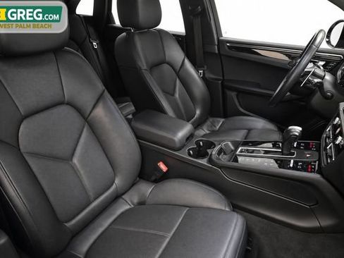 Used 2024 Porsche Macan AWD/4WD image 11