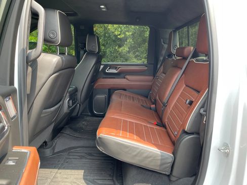 Used 2025 GMC Sierra 3500 Denali Ultimate AWD/4WD image 37