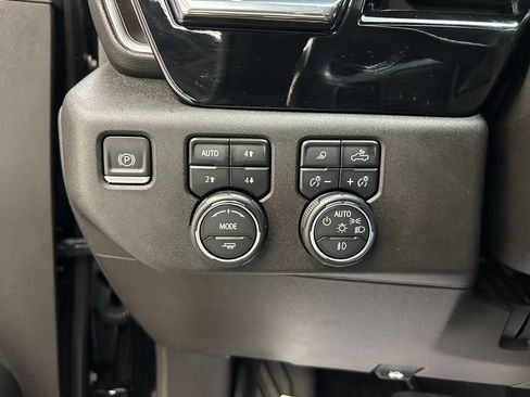 Used 2024 Chevrolet Silverado 2500 LTZ w/ LTZ Convenience Package AWD/4WD image 18