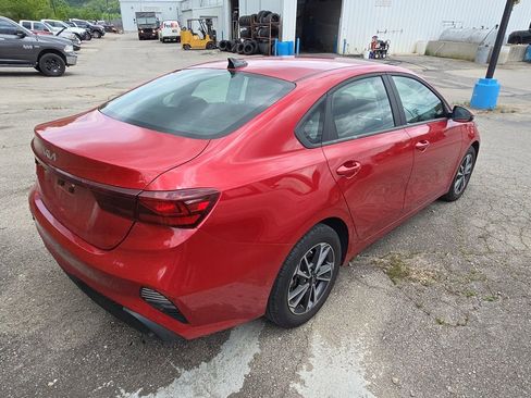 Used 2024 Kia Forte LXS w/ LXS Technology Package FWD image 6