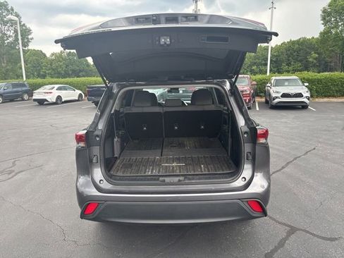 Used 2021 Toyota Highlander L AWD/4WD image 9