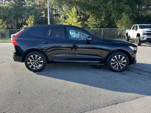 Used 2025 Volvo XC60 B5 Plus image 10