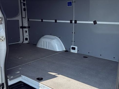 Used 2025 Mercedes-Benz Sprinter 2500 image 13