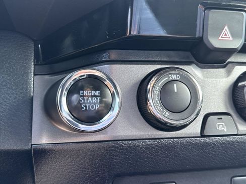 Used 2017 Toyota Tacoma TRD Off-Road w/ Tow Package (A/T) AWD/4WD image 26