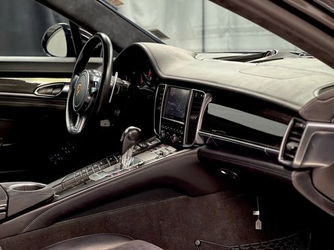 Used 2014 Porsche Panamera GTS image 20