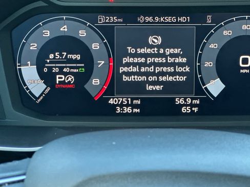 Used 2023 Audi Q3 2.0T Premium image 29