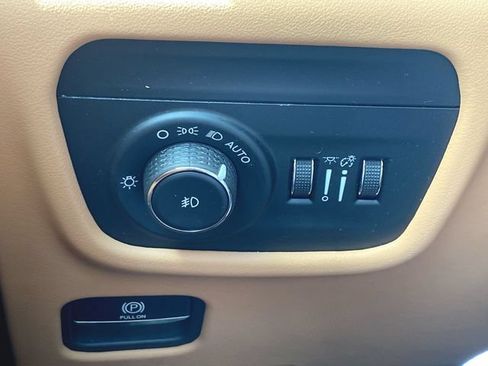 Used 2023 Jeep Grand Cherokee Summit AWD/4WD image 18