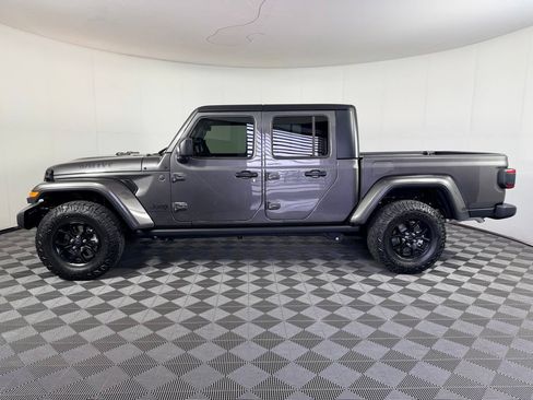 Used 2025 Jeep Gladiator Sport AWD/4WD image 11