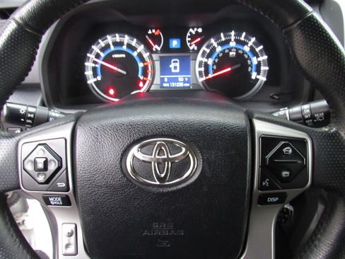 Used 2018 Toyota 4Runner SR5 Premium image 13