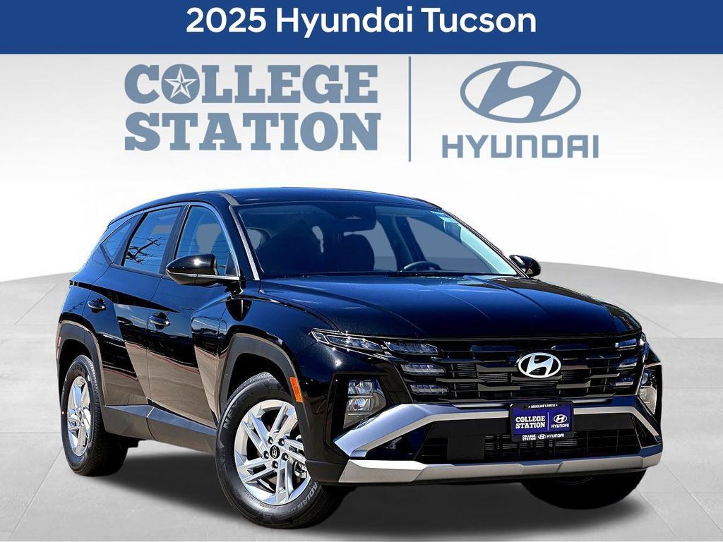 Used 2025 Hyundai Tucson SE FWD image 1