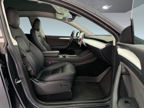 Used 2024 Tesla Model Y 2WD image 20