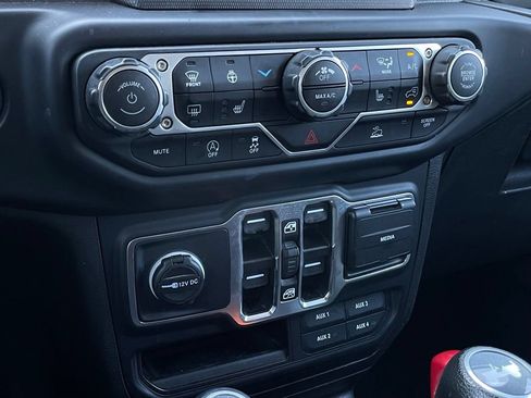 Used 2023 Jeep Wrangler Unlimited Sport AWD/4WD image 18