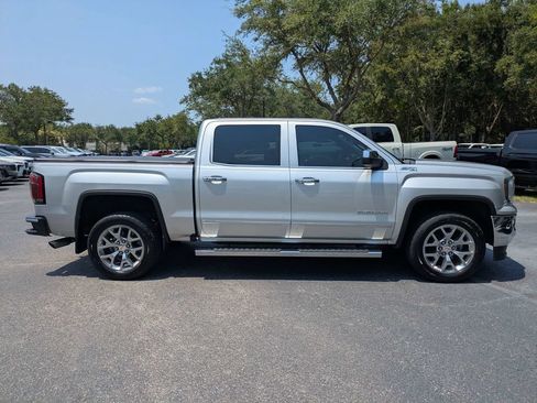Used 2018 GMC Sierra 1500 SLT AWD/4WD image 3