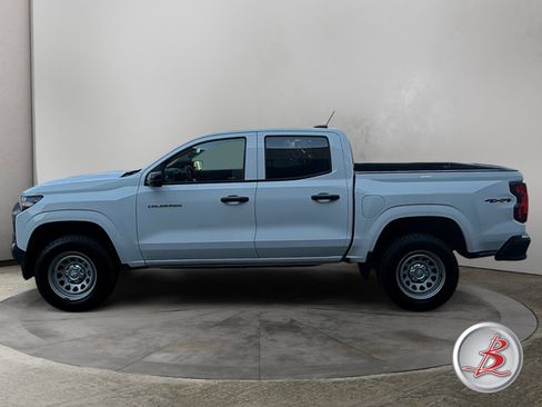 Used 2023 Chevrolet Colorado W/T w/ Safety Package AWD/4WD image 4