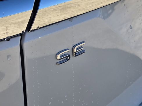 New 2026 Volkswagen Atlas SE image 8