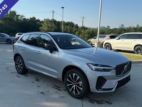 Certified 2025 Volvo XC60 B5 Plus AWD/4WD image 3