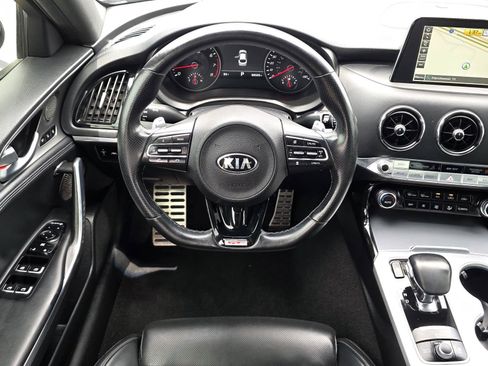 Used 2020 Kia Stinger GT2 RWD image 9