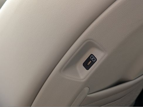 Used 2025 Kia Sorento S FWD image 17