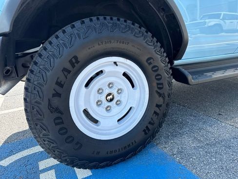 Used 2025 Ford Bronco Heritage Edition AWD/4WD image 10
