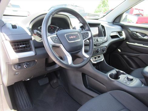 Used 2023 GMC Terrain SLE w/ Driver Convenience Package image 16