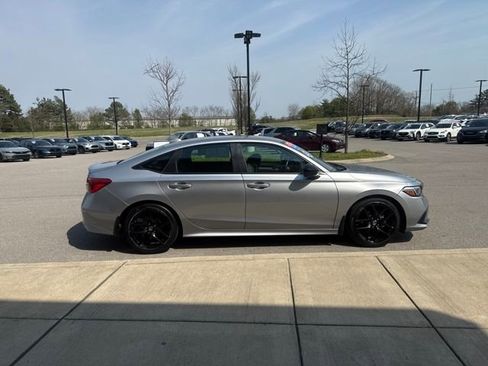 Used 2023 Honda Civic Sport image 5