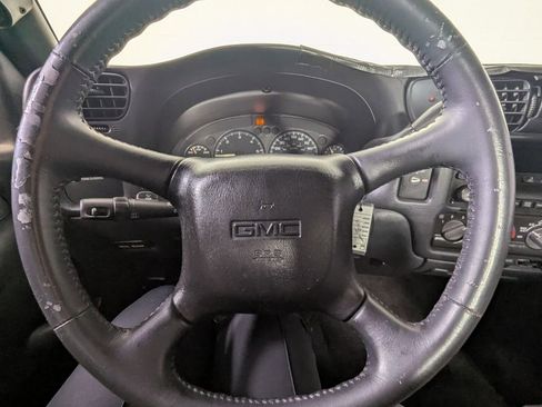 Used 2002 GMC Sonoma SLS w/ Marketing Option Pkg image 17