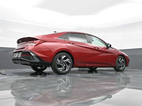 Certified 2024 Hyundai Elantra SEL w/ Convenience Package image 33