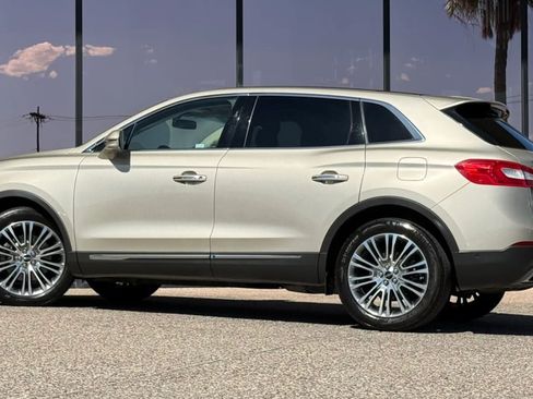 Used 2017 Lincoln MKX Reserve FWD image 6