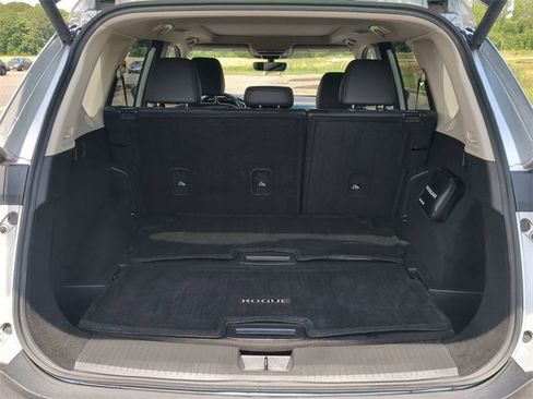 Used 2023 Nissan Rogue Platinum w/ Platinum Premium Package image 12