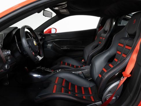 Used 2017 Ferrari 488 GTB image 4