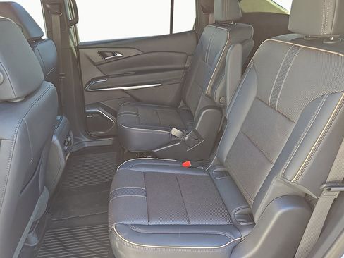 New 2026 Chevrolet Traverse High Country image 12